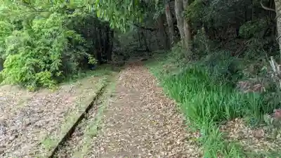 鉾立神社の庭園