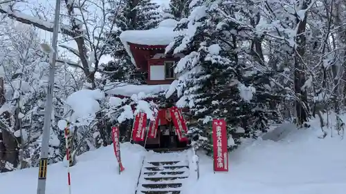 旭山立木大師堂の本殿