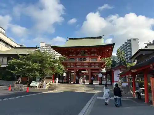 生田神社の山門・神門