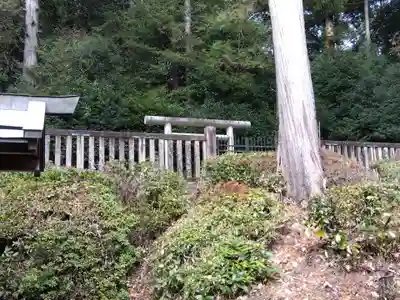 後朱雀天皇圓乗寺陵、後冷泉天皇圓教寺陵、後三條天皇圓宗寺陵(京都府)