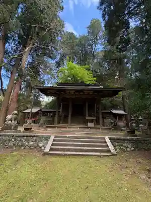 飛鳥川上坐宇須多岐比売命神社の{uncategorized: "未分類", other: "その他", undefined: "問題あり", building: "その他建物", grave: "お墓", sacred_gate: "鳥居", guardian: "狛犬", statue: "像", buddha: "仏像", history: "歴史", nature: "自然", garden: "庭園", animal: "動物", pagoda: "塔", temizu: "手水舎", mountain_gate: "山門・神門", sanctuary: "本殿・本堂", subordinate: "末社・摂社", art: "芸術", scenery: "景色", jizo: "地蔵", ema: "絵馬", goshuin: "御朱印", omikuji: "おみくじ", items: "授与品その他", amulet: "お守り", goshuincho: "御朱印帳", eats: "食事", festival: "お祭り", votive_dance: "神楽", shichigosan: "七五三参", wedding: "結婚式", experience: "体験その他", initially: "初詣", around: "周辺", anti_infection: "感染症対策"}