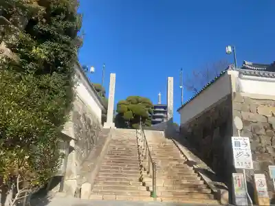 中山寺の{uncategorized: "未分類", other: "その他", undefined: "問題あり", building: "その他建物", grave: "お墓", sacred_gate: "鳥居", guardian: "狛犬", statue: "像", buddha: "仏像", history: "歴史", nature: "自然", garden: "庭園", animal: "動物", pagoda: "塔", temizu: "手水舎", mountain_gate: "山門・神門", sanctuary: "本殿・本堂", subordinate: "末社・摂社", art: "芸術", scenery: "景色", jizo: "地蔵", ema: "絵馬", goshuin: "御朱印", omikuji: "おみくじ", items: "授与品その他", amulet: "お守り", goshuincho: "御朱印帳", eats: "食事", festival: "お祭り", votive_dance: "神楽", shichigosan: "七五三参", wedding: "結婚式", experience: "体験その他", initially: "初詣", around: "周辺", anti_infection: "感染症対策"}