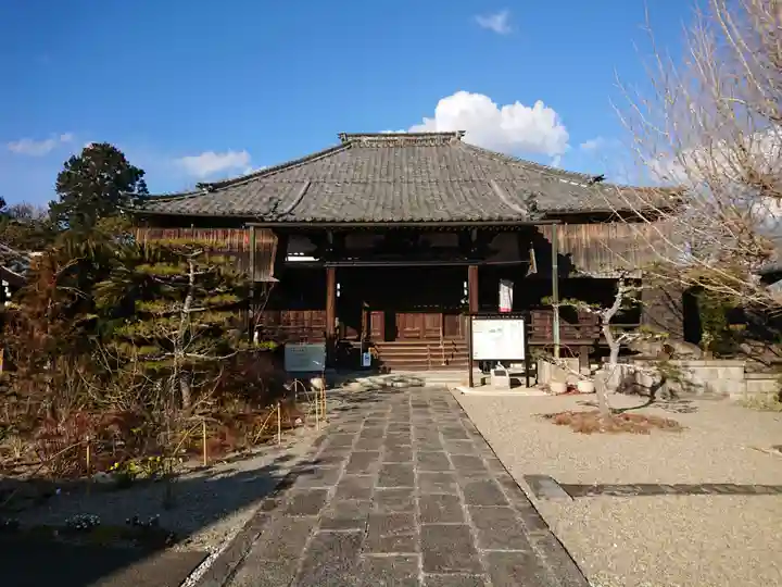 妙華寺の本殿・本堂