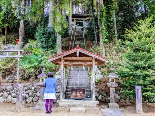 子安寺の本殿