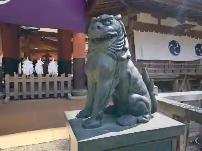 丹生都比売神社の{uncategorized: "未分類", other: "その他", undefined: "問題あり", building: "その他建物", grave: "お墓", sacred_gate: "鳥居", guardian: "狛犬", statue: "像", buddha: "仏像", history: "歴史", nature: "自然", garden: "庭園", animal: "動物", pagoda: "塔", temizu: "手水舎", mountain_gate: "山門・神門", sanctuary: "本殿・本堂", subordinate: "末社・摂社", art: "芸術", scenery: "景色", jizo: "地蔵", ema: "絵馬", goshuin: "御朱印", omikuji: "おみくじ", items: "授与品その他", amulet: "お守り", goshuincho: "御朱印帳", eats: "食事", festival: "お祭り", votive_dance: "神楽", shichigosan: "七五三参", wedding: "結婚式", experience: "体験その他", initially: "初詣", around: "周辺", anti_infection: "感染症対策"}