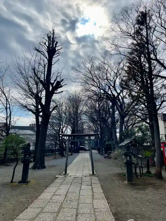 平塚神社の{uncategorized: "未分類", other: "その他", undefined: "問題あり", building: "その他建物", grave: "お墓", sacred_gate: "鳥居", guardian: "狛犬", statue: "像", buddha: "仏像", history: "歴史", nature: "自然", garden: "庭園", animal: "動物", pagoda: "塔", temizu: "手水舎", mountain_gate: "山門・神門", sanctuary: "本殿・本堂", subordinate: "末社・摂社", art: "芸術", scenery: "景色", jizo: "地蔵", ema: "絵馬", goshuin: "御朱印", omikuji: "おみくじ", items: "授与品その他", amulet: "お守り", goshuincho: "御朱印帳", eats: "食事", festival: "お祭り", votive_dance: "神楽", shichigosan: "七五三参", wedding: "結婚式", experience: "体験その他", initially: "初詣", around: "周辺", anti_infection: "感染症対策"}
