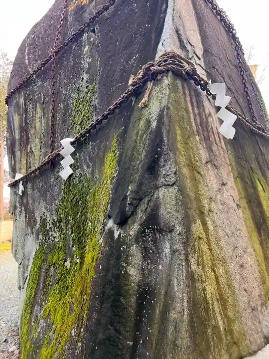 三ツ石神社(岩手県)