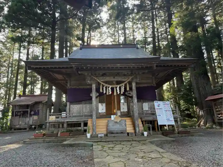 坪沼八幡神社の本殿・本堂