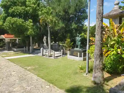 沖縄県護国神社の仏像