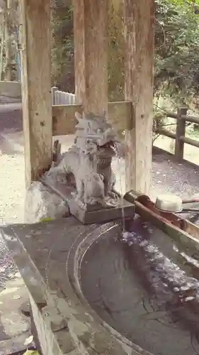 草部吉見神社の手水