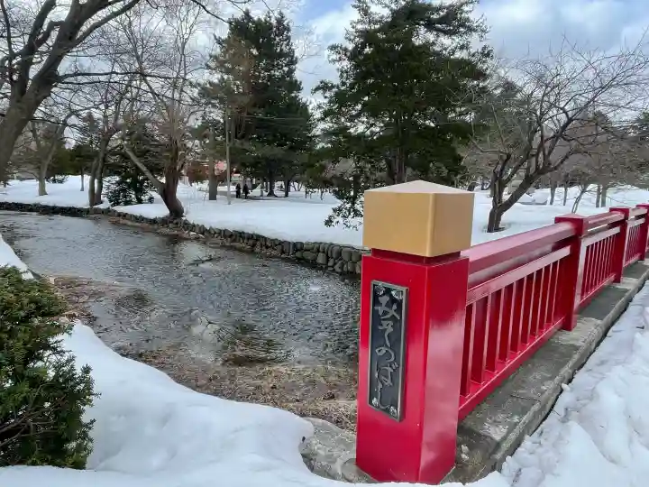 札幌護國神社の{uncategorized: "未分類", other: "その他", undefined: "問題あり", building: "その他建物", grave: "お墓", sacred_gate: "鳥居", guardian: "狛犬", statue: "像", buddha: "仏像", history: "歴史", nature: "自然", garden: "庭園", animal: "動物", pagoda: "塔", temizu: "手水舎", mountain_gate: "山門・神門", sanctuary: "本殿・本堂", subordinate: "末社・摂社", art: "芸術", scenery: "景色", jizo: "地蔵", ema: "絵馬", goshuin: "御朱印", omikuji: "おみくじ", items: "授与品その他", amulet: "お守り", goshuincho: "御朱印帳", eats: "食事", festival: "お祭り", votive_dance: "神楽", shichigosan: "七五三参", wedding: "結婚式", experience: "体験その他", initially: "初詣", around: "周辺", anti_infection: "感染症対策"}