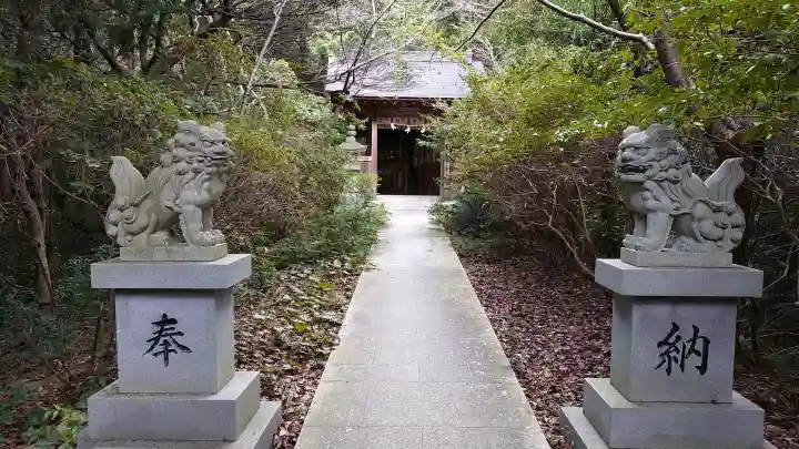 大麻比古神社の{uncategorized: "未分類", other: "その他", undefined: "問題あり", building: "その他建物", grave: "お墓", sacred_gate: "鳥居", guardian: "狛犬", statue: "像", buddha: "仏像", history: "歴史", nature: "自然", garden: "庭園", animal: "動物", pagoda: "塔", temizu: "手水舎", mountain_gate: "山門・神門", sanctuary: "本殿・本堂", subordinate: "末社・摂社", art: "芸術", scenery: "景色", jizo: "地蔵", ema: "絵馬", goshuin: "御朱印", omikuji: "おみくじ", items: "授与品その他", amulet: "お守り", goshuincho: "御朱印帳", eats: "食事", festival: "お祭り", votive_dance: "神楽", shichigosan: "七五三参", wedding: "結婚式", experience: "体験その他", initially: "初詣", around: "周辺", anti_infection: "感染症対策"}