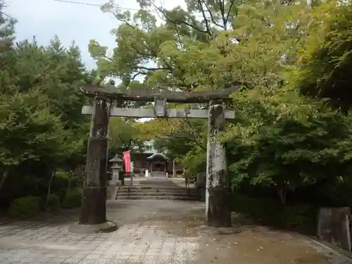 與止日女神社の鳥居