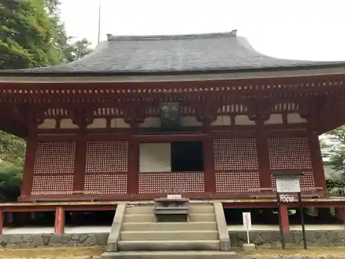 達谷西光寺の本殿