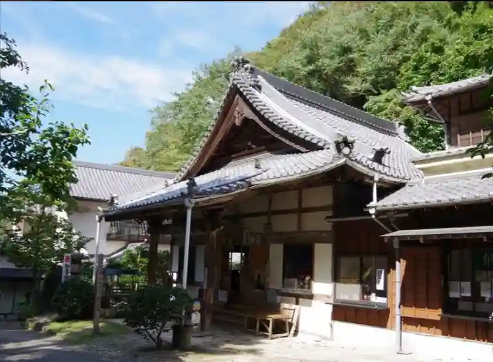 菅生山 大宝寺の本殿・本堂