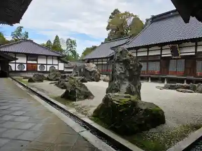 國泰寺の{uncategorized: "未分類", other: "その他", undefined: "問題あり", building: "その他建物", grave: "お墓", sacred_gate: "鳥居", guardian: "狛犬", statue: "像", buddha: "仏像", history: "歴史", nature: "自然", garden: "庭園", animal: "動物", pagoda: "塔", temizu: "手水舎", mountain_gate: "山門・神門", sanctuary: "本殿・本堂", subordinate: "末社・摂社", art: "芸術", scenery: "景色", jizo: "地蔵", ema: "絵馬", goshuin: "御朱印", omikuji: "おみくじ", items: "授与品その他", amulet: "お守り", goshuincho: "御朱印帳", eats: "食事", festival: "お祭り", votive_dance: "神楽", shichigosan: "七五三参", wedding: "結婚式", experience: "体験その他", initially: "初詣", around: "周辺", anti_infection: "感染症対策"}