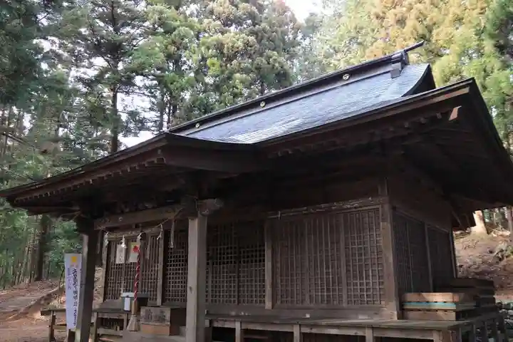 直毘神社の本殿・本堂