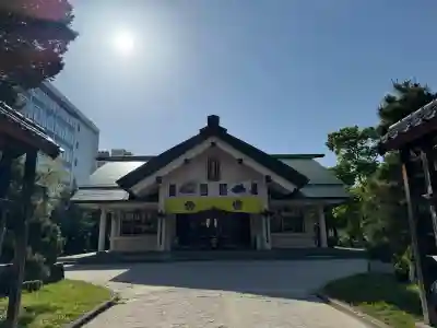 善知鳥神社の{uncategorized: "未分類", other: "その他", undefined: "問題あり", building: "その他建物", grave: "お墓", sacred_gate: "鳥居", guardian: "狛犬", statue: "像", buddha: "仏像", history: "歴史", nature: "自然", garden: "庭園", animal: "動物", pagoda: "塔", temizu: "手水舎", mountain_gate: "山門・神門", sanctuary: "本殿・本堂", subordinate: "末社・摂社", art: "芸術", scenery: "景色", jizo: "地蔵", ema: "絵馬", goshuin: "御朱印", omikuji: "おみくじ", items: "授与品その他", amulet: "お守り", goshuincho: "御朱印帳", eats: "食事", festival: "お祭り", votive_dance: "神楽", shichigosan: "七五三参", wedding: "結婚式", experience: "体験その他", initially: "初詣", around: "周辺", anti_infection: "感染症対策"}