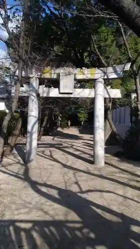 諏訪神社の鳥居