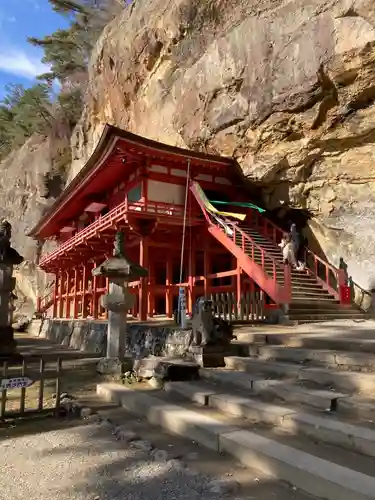 達谷西光寺の本殿・本堂