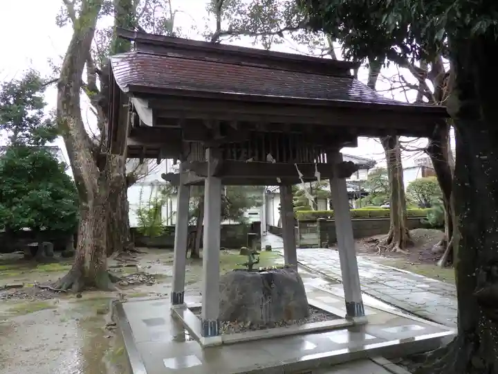 聖神社の手水舎