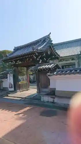 蓮長寺の山門・神門