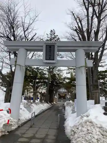 西岡八幡宮の鳥居