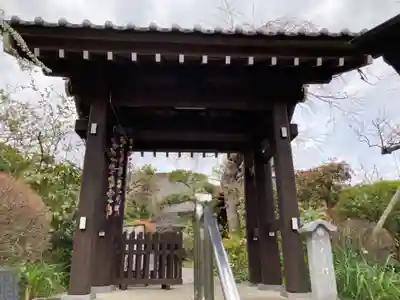 光照寺の山門・神門