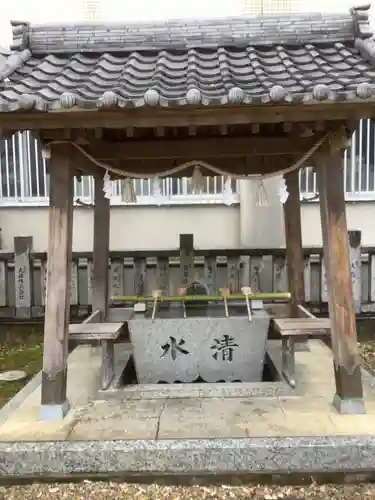 橿森神社の手水