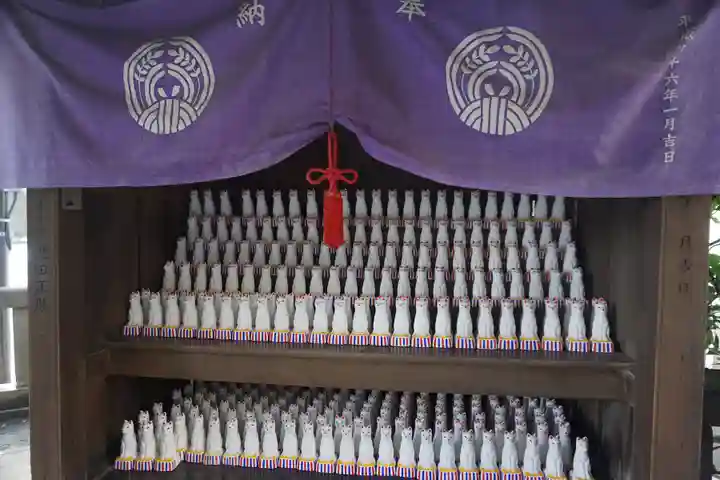 被官稲荷神社の狛犬