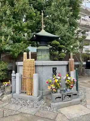 東覺寺の{uncategorized: "未分類", other: "その他", undefined: "問題あり", building: "その他建物", grave: "お墓", sacred_gate: "鳥居", guardian: "狛犬", statue: "像", buddha: "仏像", history: "歴史", nature: "自然", garden: "庭園", animal: "動物", pagoda: "塔", temizu: "手水舎", mountain_gate: "山門・神門", sanctuary: "本殿・本堂", subordinate: "末社・摂社", art: "芸術", scenery: "景色", jizo: "地蔵", ema: "絵馬", goshuin: "御朱印", omikuji: "おみくじ", items: "授与品その他", amulet: "お守り", goshuincho: "御朱印帳", eats: "食事", festival: "お祭り", votive_dance: "神楽", shichigosan: "七五三参", wedding: "結婚式", experience: "体験その他", initially: "初詣", around: "周辺", anti_infection: "感染症対策"}