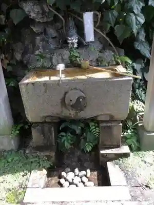 四谷於岩稲荷田宮神社の手水舎