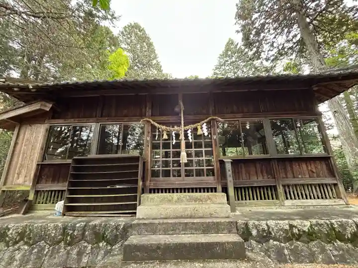 荷機稲荷神社の{uncategorized: "未分類", other: "その他", undefined: "問題あり", building: "その他建物", grave: "お墓", sacred_gate: "鳥居", guardian: "狛犬", statue: "像", buddha: "仏像", history: "歴史", nature: "自然", garden: "庭園", animal: "動物", pagoda: "塔", temizu: "手水舎", mountain_gate: "山門・神門", sanctuary: "本殿・本堂", subordinate: "末社・摂社", art: "芸術", scenery: "景色", jizo: "地蔵", ema: "絵馬", goshuin: "御朱印", omikuji: "おみくじ", items: "授与品その他", amulet: "お守り", goshuincho: "御朱印帳", eats: "食事", festival: "お祭り", votive_dance: "神楽", shichigosan: "七五三参", wedding: "結婚式", experience: "体験その他", initially: "初詣", around: "周辺", anti_infection: "感染症対策"}