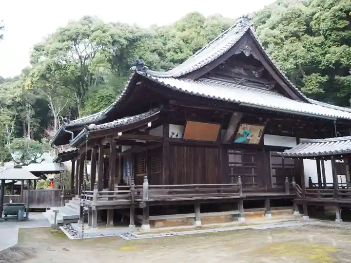 瑜伽山蓮台寺の本殿・本堂