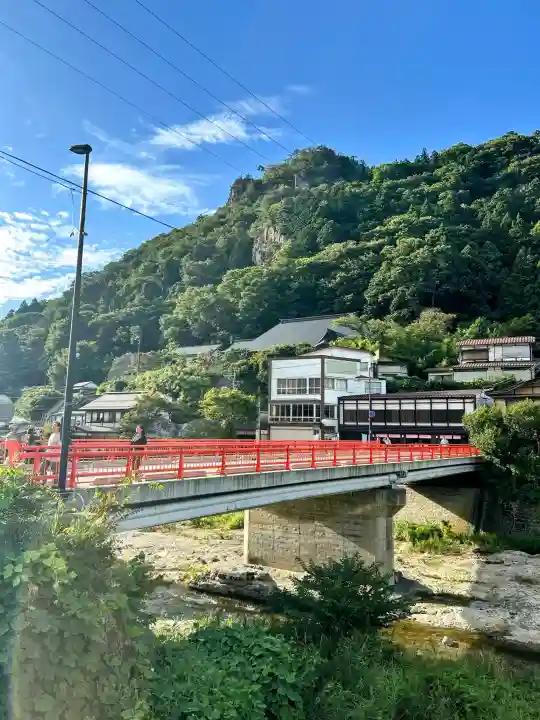 宝珠山 立石寺の{uncategorized: "未分類", other: "その他", undefined: "問題あり", building: "その他建物", grave: "お墓", sacred_gate: "鳥居", guardian: "狛犬", statue: "像", buddha: "仏像", history: "歴史", nature: "自然", garden: "庭園", animal: "動物", pagoda: "塔", temizu: "手水舎", mountain_gate: "山門・神門", sanctuary: "本殿・本堂", subordinate: "末社・摂社", art: "芸術", scenery: "景色", jizo: "地蔵", ema: "絵馬", goshuin: "御朱印", omikuji: "おみくじ", items: "授与品その他", amulet: "お守り", goshuincho: "御朱印帳", eats: "食事", festival: "お祭り", votive_dance: "神楽", shichigosan: "七五三参", wedding: "結婚式", experience: "体験その他", initially: "初詣", around: "周辺", anti_infection: "感染症対策"}