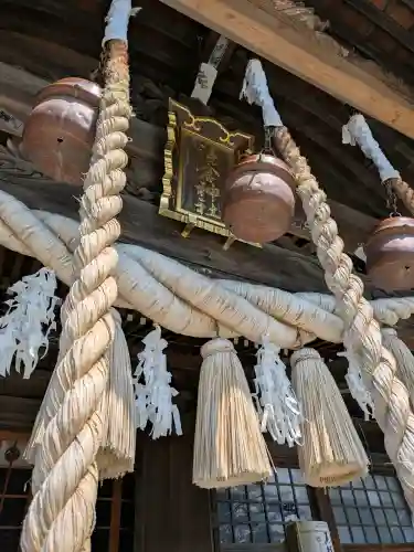 湯倉神社の{uncategorized: "未分類", other: "その他", undefined: "問題あり", building: "その他建物", grave: "お墓", sacred_gate: "鳥居", guardian: "狛犬", statue: "像", buddha: "仏像", history: "歴史", nature: "自然", garden: "庭園", animal: "動物", pagoda: "塔", temizu: "手水舎", mountain_gate: "山門・神門", sanctuary: "本殿・本堂", subordinate: "末社・摂社", art: "芸術", scenery: "景色", jizo: "地蔵", ema: "絵馬", goshuin: "御朱印", omikuji: "おみくじ", items: "授与品その他", amulet: "お守り", goshuincho: "御朱印帳", eats: "食事", festival: "お祭り", votive_dance: "神楽", shichigosan: "七五三参", wedding: "結婚式", experience: "体験その他", initially: "初詣", around: "周辺", anti_infection: "感染症対策"}