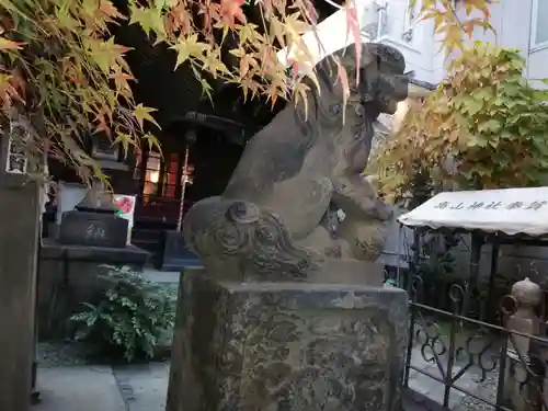 高山稲荷神社（旧鎮座地）の狛犬