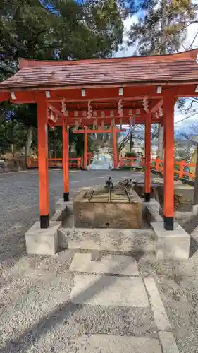 櫟谷宗像神社（松尾大社摂社）の手水舎