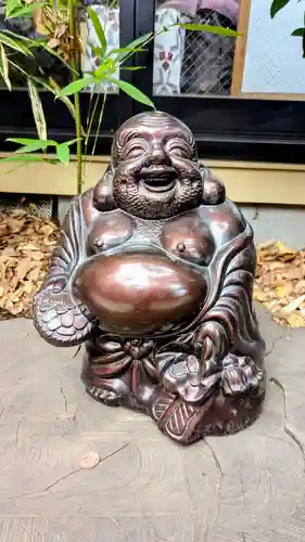 戸越八幡神社の像