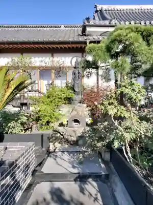 少林寺の{uncategorized: "未分類", other: "その他", undefined: "問題あり", building: "その他建物", grave: "お墓", sacred_gate: "鳥居", guardian: "狛犬", statue: "像", buddha: "仏像", history: "歴史", nature: "自然", garden: "庭園", animal: "動物", pagoda: "塔", temizu: "手水舎", mountain_gate: "山門・神門", sanctuary: "本殿・本堂", subordinate: "末社・摂社", art: "芸術", scenery: "景色", jizo: "地蔵", ema: "絵馬", goshuin: "御朱印", omikuji: "おみくじ", items: "授与品その他", amulet: "お守り", goshuincho: "御朱印帳", eats: "食事", festival: "お祭り", votive_dance: "神楽", shichigosan: "七五三参", wedding: "結婚式", experience: "体験その他", initially: "初詣", around: "周辺", anti_infection: "感染症対策"}