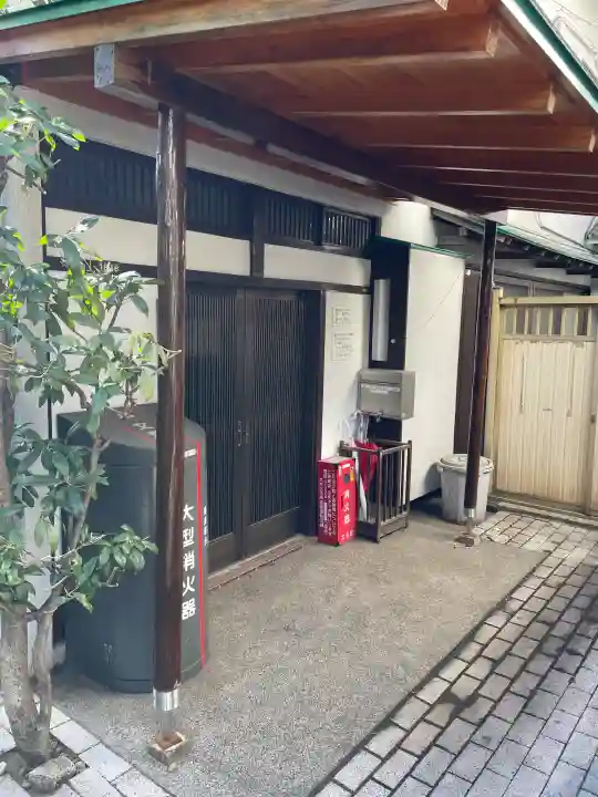 諏訪神社の{uncategorized: "未分類", other: "その他", undefined: "問題あり", building: "その他建物", grave: "お墓", sacred_gate: "鳥居", guardian: "狛犬", statue: "像", buddha: "仏像", history: "歴史", nature: "自然", garden: "庭園", animal: "動物", pagoda: "塔", temizu: "手水舎", mountain_gate: "山門・神門", sanctuary: "本殿・本堂", subordinate: "末社・摂社", art: "芸術", scenery: "景色", jizo: "地蔵", ema: "絵馬", goshuin: "御朱印", omikuji: "おみくじ", items: "授与品その他", amulet: "お守り", goshuincho: "御朱印帳", eats: "食事", festival: "お祭り", votive_dance: "神楽", shichigosan: "七五三参", wedding: "結婚式", experience: "体験その他", initially: "初詣", around: "周辺", anti_infection: "感染症対策"}