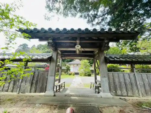 伊勢廻寺の{uncategorized: "未分類", other: "その他", undefined: "問題あり", building: "その他建物", grave: "お墓", sacred_gate: "鳥居", guardian: "狛犬", statue: "像", buddha: "仏像", history: "歴史", nature: "自然", garden: "庭園", animal: "動物", pagoda: "塔", temizu: "手水舎", mountain_gate: "山門・神門", sanctuary: "本殿・本堂", subordinate: "末社・摂社", art: "芸術", scenery: "景色", jizo: "地蔵", ema: "絵馬", goshuin: "御朱印", omikuji: "おみくじ", items: "授与品その他", amulet: "お守り", goshuincho: "御朱印帳", eats: "食事", festival: "お祭り", votive_dance: "神楽", shichigosan: "七五三参", wedding: "結婚式", experience: "体験その他", initially: "初詣", around: "周辺", anti_infection: "感染症対策"}