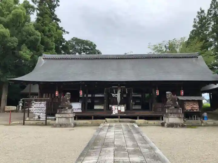 豊満神社の本殿・本堂
