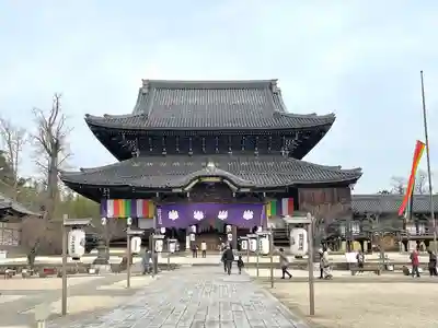 本山専修寺の本殿・本堂