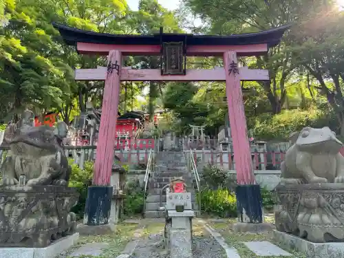 伏見稲荷大社の{uncategorized: "未分類", other: "その他", undefined: "問題あり", building: "その他建物", grave: "お墓", sacred_gate: "鳥居", guardian: "狛犬", statue: "像", buddha: "仏像", history: "歴史", nature: "自然", garden: "庭園", animal: "動物", pagoda: "塔", temizu: "手水舎", mountain_gate: "山門・神門", sanctuary: "本殿・本堂", subordinate: "末社・摂社", art: "芸術", scenery: "景色", jizo: "地蔵", ema: "絵馬", goshuin: "御朱印", omikuji: "おみくじ", items: "授与品その他", amulet: "お守り", goshuincho: "御朱印帳", eats: "食事", festival: "お祭り", votive_dance: "神楽", shichigosan: "七五三参", wedding: "結婚式", experience: "体験その他", initially: "初詣", around: "周辺", anti_infection: "感染症対策"}