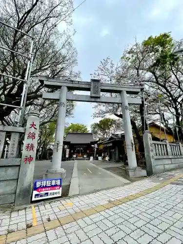 清瀧神社の{uncategorized: "未分類", other: "その他", undefined: "問題あり", building: "その他建物", grave: "お墓", sacred_gate: "鳥居", guardian: "狛犬", statue: "像", buddha: "仏像", history: "歴史", nature: "自然", garden: "庭園", animal: "動物", pagoda: "塔", temizu: "手水舎", mountain_gate: "山門・神門", sanctuary: "本殿・本堂", subordinate: "末社・摂社", art: "芸術", scenery: "景色", jizo: "地蔵", ema: "絵馬", goshuin: "御朱印", omikuji: "おみくじ", items: "授与品その他", amulet: "お守り", goshuincho: "御朱印帳", eats: "食事", festival: "お祭り", votive_dance: "神楽", shichigosan: "七五三参", wedding: "結婚式", experience: "体験その他", initially: "初詣", around: "周辺", anti_infection: "感染症対策"}