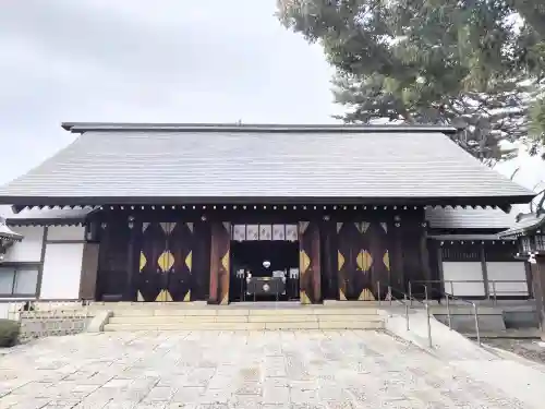 松陰神社の{uncategorized: "未分類", other: "その他", undefined: "問題あり", building: "その他建物", grave: "お墓", sacred_gate: "鳥居", guardian: "狛犬", statue: "像", buddha: "仏像", history: "歴史", nature: "自然", garden: "庭園", animal: "動物", pagoda: "塔", temizu: "手水舎", mountain_gate: "山門・神門", sanctuary: "本殿・本堂", subordinate: "末社・摂社", art: "芸術", scenery: "景色", jizo: "地蔵", ema: "絵馬", goshuin: "御朱印", omikuji: "おみくじ", items: "授与品その他", amulet: "お守り", goshuincho: "御朱印帳", eats: "食事", festival: "お祭り", votive_dance: "神楽", shichigosan: "七五三参", wedding: "結婚式", experience: "体験その他", initially: "初詣", around: "周辺", anti_infection: "感染症対策"}