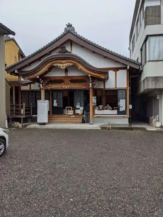 玉性院の本殿・本堂