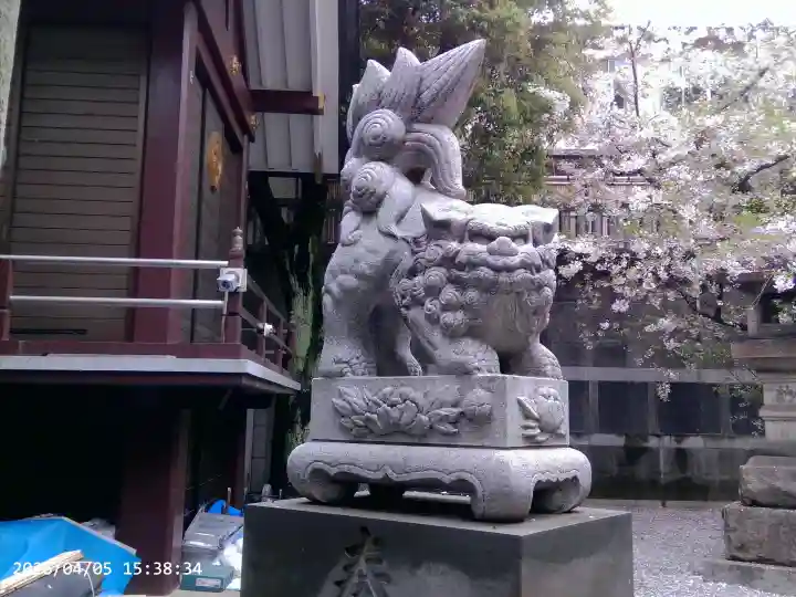 元三島神社の{uncategorized: "未分類", other: "その他", undefined: "問題あり", building: "その他建物", grave: "お墓", sacred_gate: "鳥居", guardian: "狛犬", statue: "像", buddha: "仏像", history: "歴史", nature: "自然", garden: "庭園", animal: "動物", pagoda: "塔", temizu: "手水舎", mountain_gate: "山門・神門", sanctuary: "本殿・本堂", subordinate: "末社・摂社", art: "芸術", scenery: "景色", jizo: "地蔵", ema: "絵馬", goshuin: "御朱印", omikuji: "おみくじ", items: "授与品その他", amulet: "お守り", goshuincho: "御朱印帳", eats: "食事", festival: "お祭り", votive_dance: "神楽", shichigosan: "七五三参", wedding: "結婚式", experience: "体験その他", initially: "初詣", around: "周辺", anti_infection: "感染症対策"}