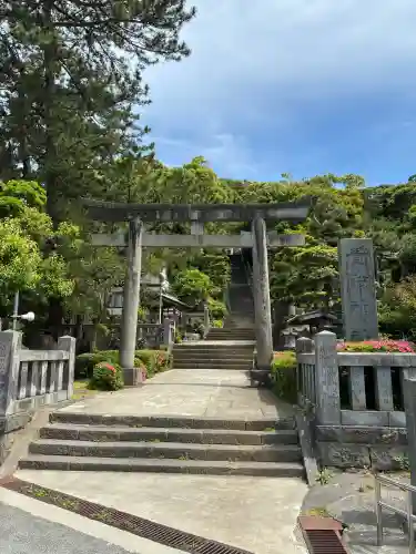 貴船神社の{uncategorized: "未分類", other: "その他", undefined: "問題あり", building: "その他建物", grave: "お墓", sacred_gate: "鳥居", guardian: "狛犬", statue: "像", buddha: "仏像", history: "歴史", nature: "自然", garden: "庭園", animal: "動物", pagoda: "塔", temizu: "手水舎", mountain_gate: "山門・神門", sanctuary: "本殿・本堂", subordinate: "末社・摂社", art: "芸術", scenery: "景色", jizo: "地蔵", ema: "絵馬", goshuin: "御朱印", omikuji: "おみくじ", items: "授与品その他", amulet: "お守り", goshuincho: "御朱印帳", eats: "食事", festival: "お祭り", votive_dance: "神楽", shichigosan: "七五三参", wedding: "結婚式", experience: "体験その他", initially: "初詣", around: "周辺", anti_infection: "感染症対策"}